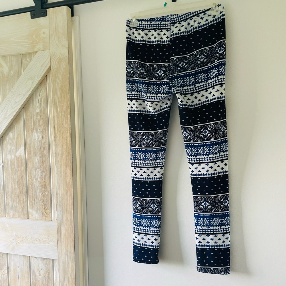 Fleece-Lined Patterned Leggings
